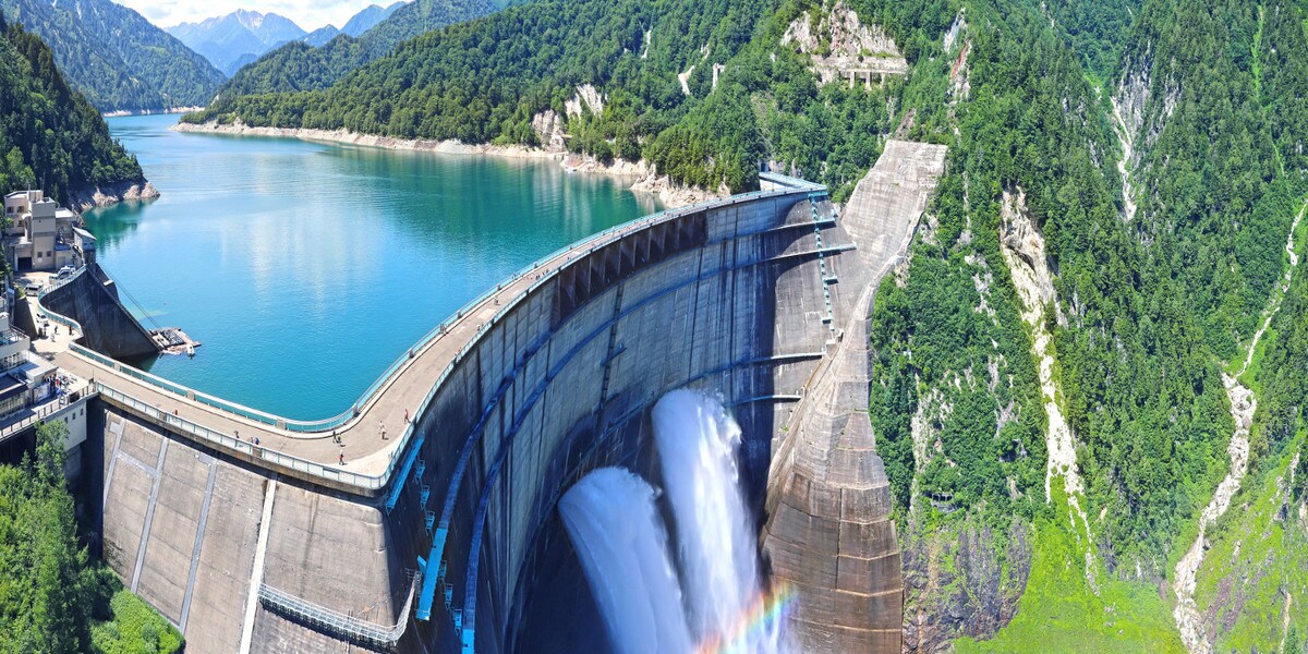 #htmlcaption-imagecycle-nivo_c23340-4 Ludwigshafen (Allemagne), avril 2020. Le piratage du site de Technische Werke Ludwigshafen (TWL), qui alimente quelque 100 000 foyers en énergie et en eau potable, s’est soldé par le vol de 500 Go de données relatives aux clients, au personnel et à l’entreprise. TWL a affirmé avoir empêché les pirates de chiffrer ses systèmes et d’accéder au contrôle-commande du procédé. Toutefois, la société a mis en garde ses clients, partenaires et salariés contre le risque d’attaques ultérieures utilisant les données volées, étant donné qu’aucune rançon n’avait été versée.